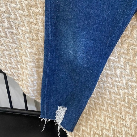 Levi’s Wedgie Icon Fit Ankle Jeans - Picture 3 of 10